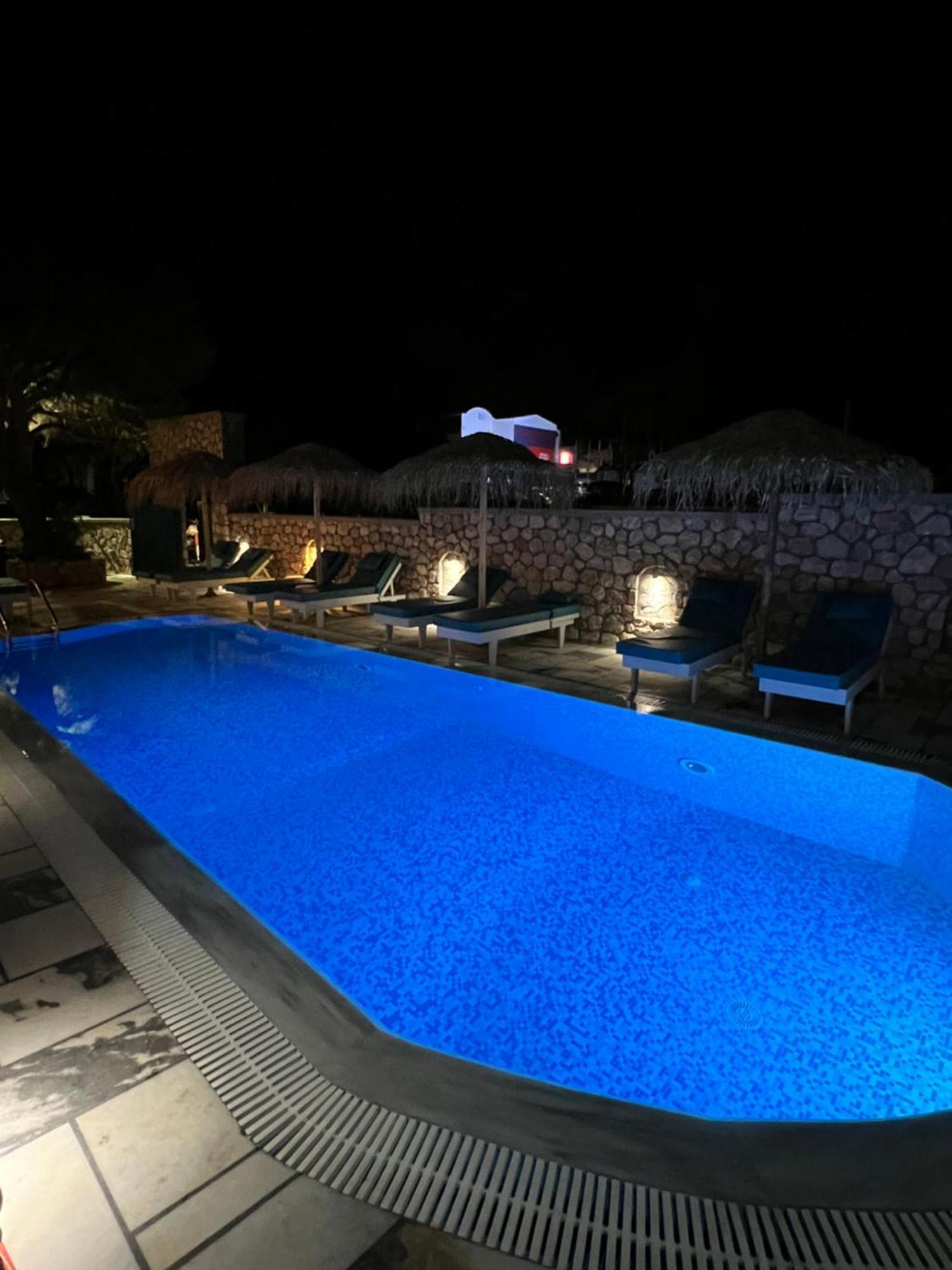 Santa Magia Hotel คามารี ภายนอก รูปภาพ