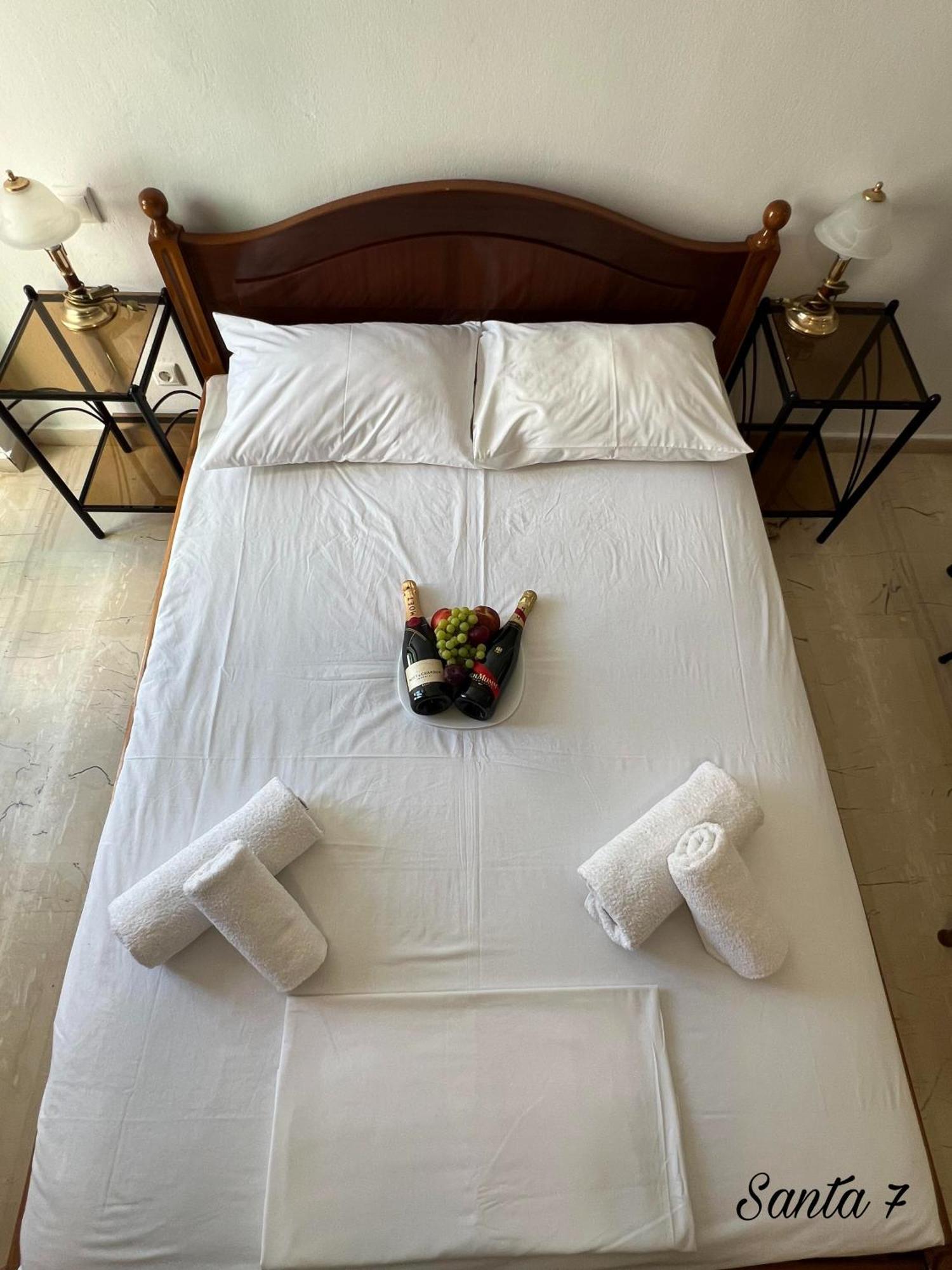 Santa Magia Hotel คามารี ภายนอก รูปภาพ
