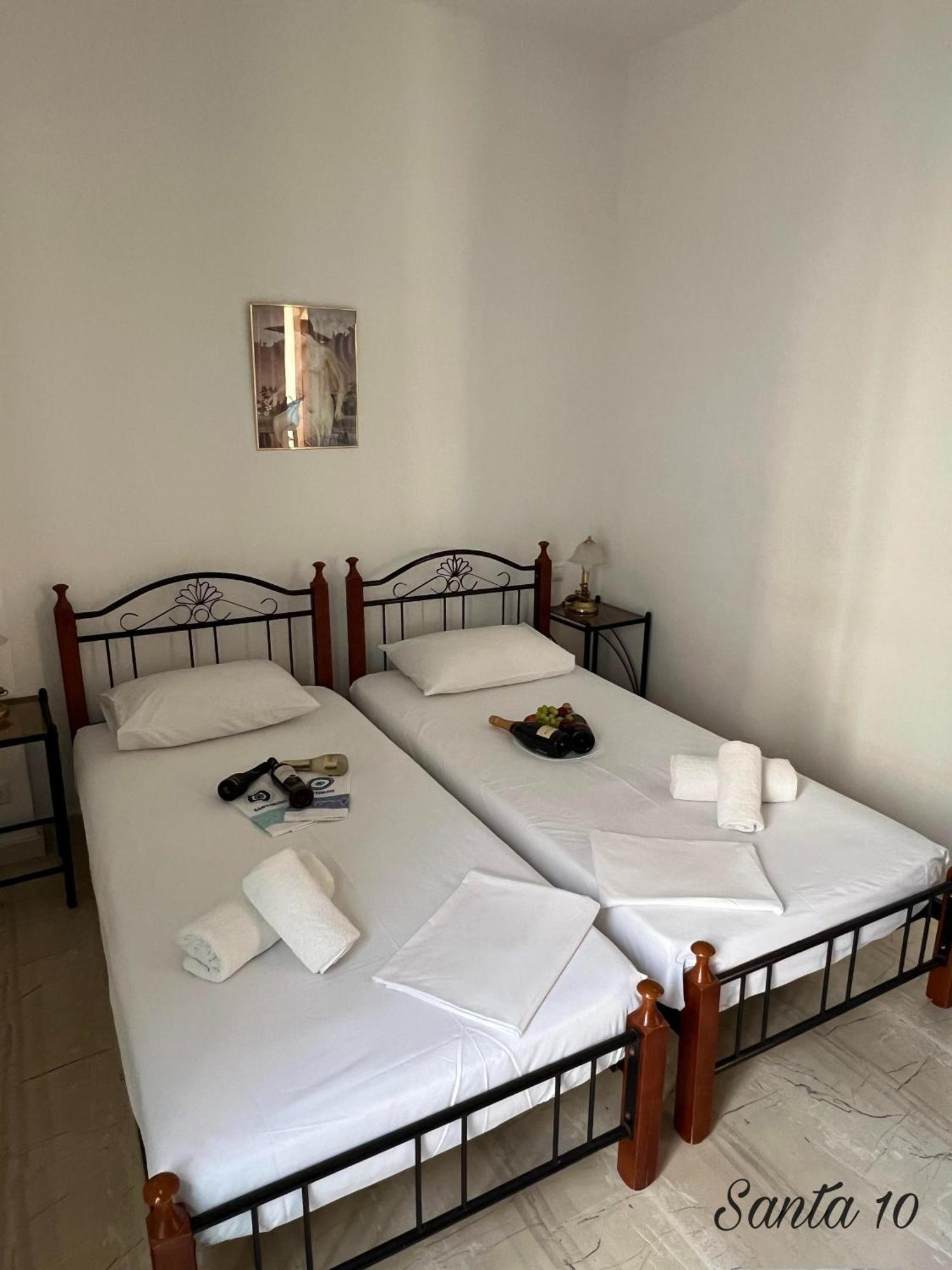 Santa Magia Hotel คามารี ภายนอก รูปภาพ