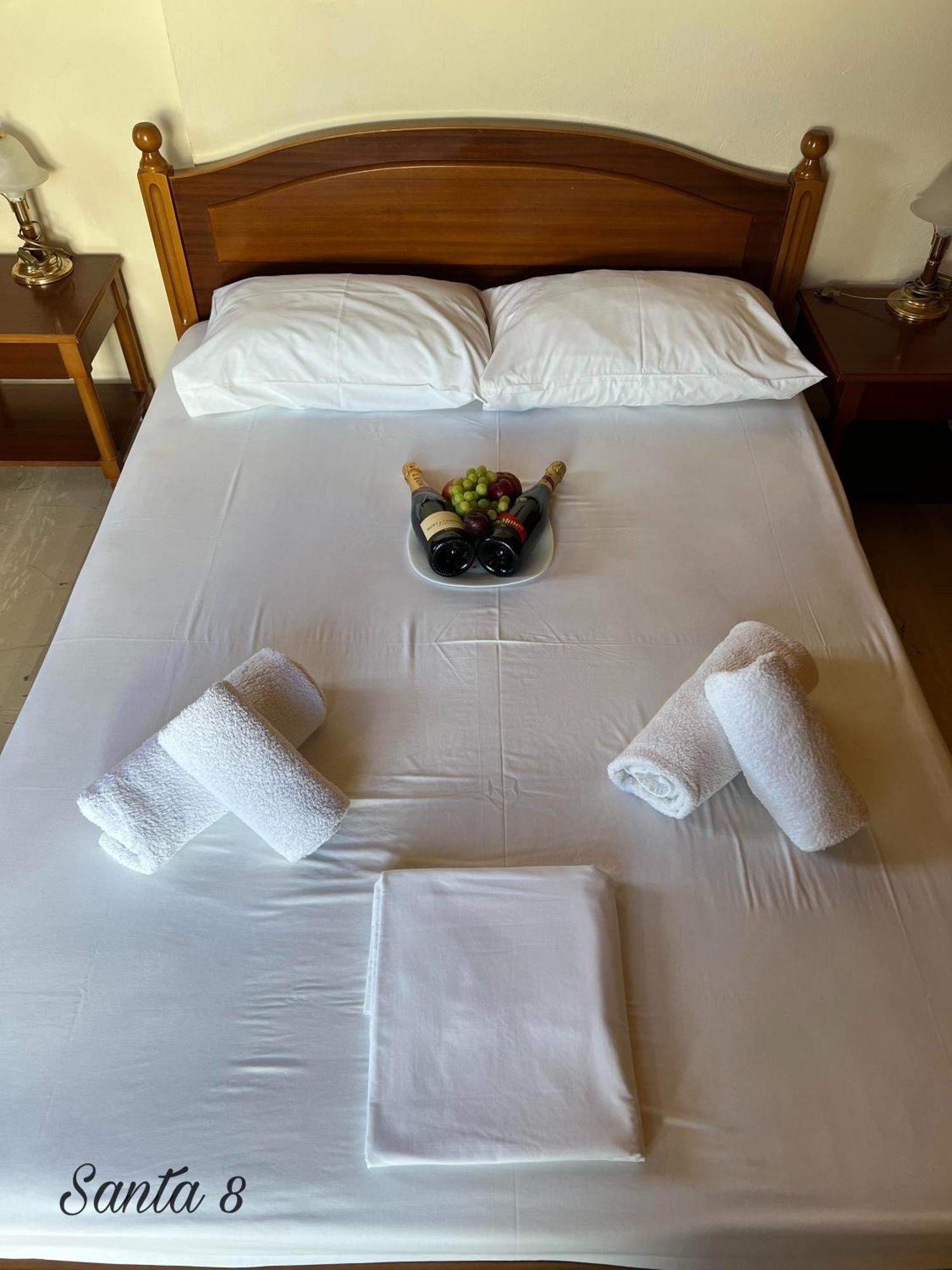 Santa Magia Hotel คามารี ภายนอก รูปภาพ