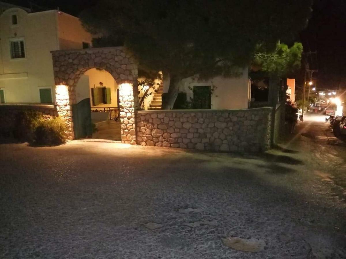 Santa Magia Hotel คามารี ภายนอก รูปภาพ
